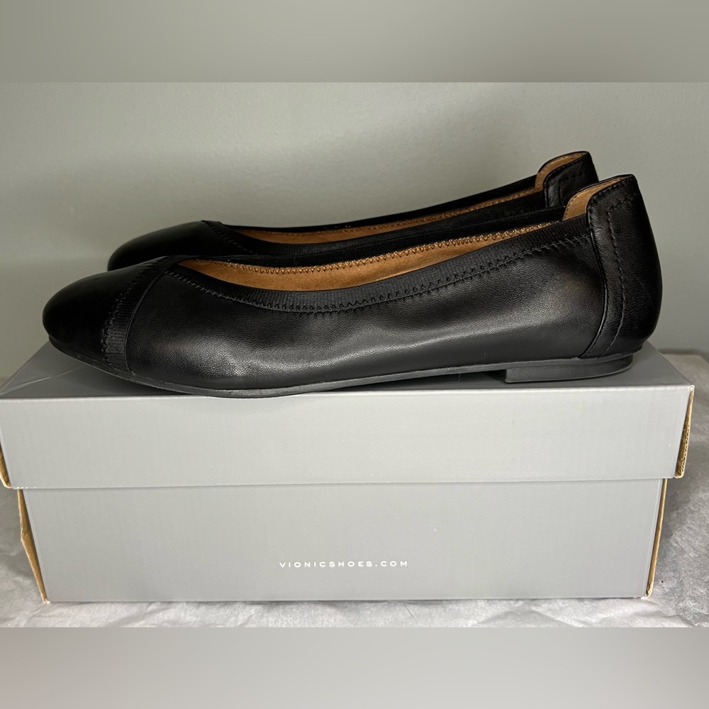 Women’s Vionic Caroll ballet flats, black leather, size 9 wide